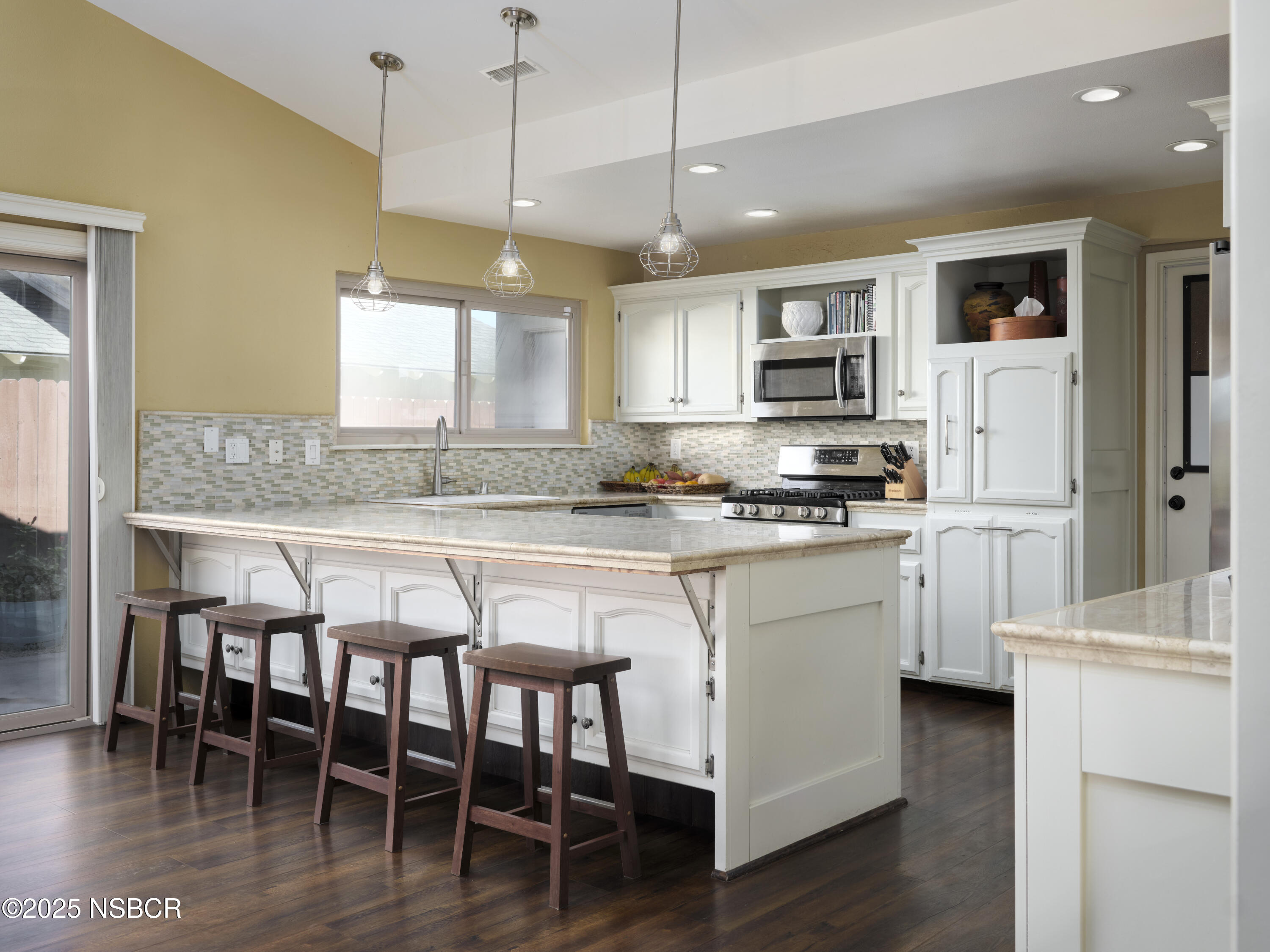 4395 Coachman Way Santa Maria, CA 93455 - Photo 5 of 23 BB_Coachman_Way_Interior_1