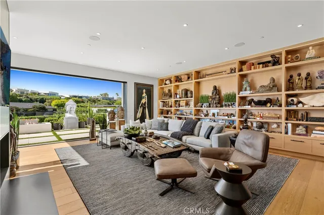 $15,970,000 | 1521 Bayadere Terrace, Corona del Mar, CA 92625