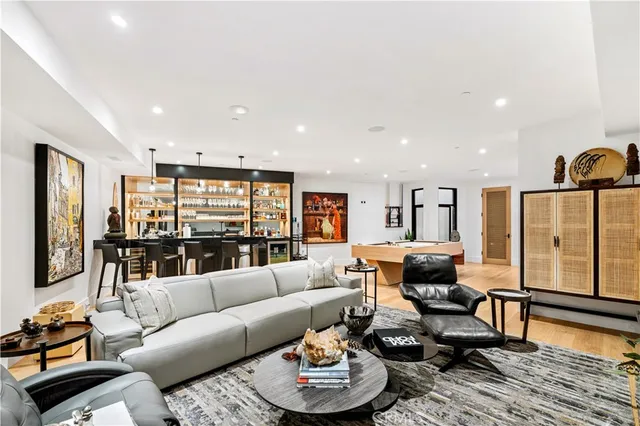 $15,970,000 | 1521 Bayadere Terrace, Corona del Mar, CA 92625