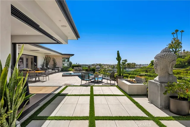$15,970,000 | 1521 Bayadere Terrace, Corona del Mar, CA 92625