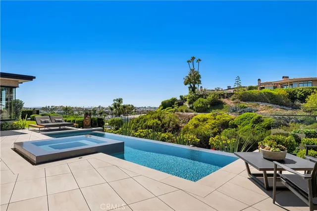 $15,970,000 | 1521 Bayadere Terrace, Corona del Mar, CA 92625