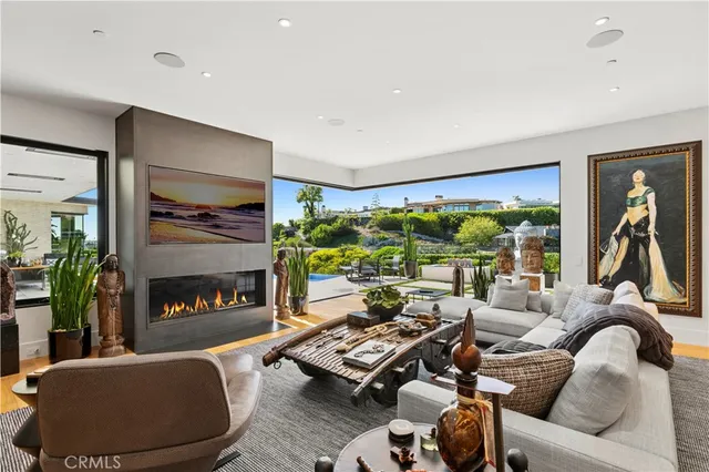 $15,970,000 | 1521 Bayadere Terrace, Corona del Mar, CA 92625