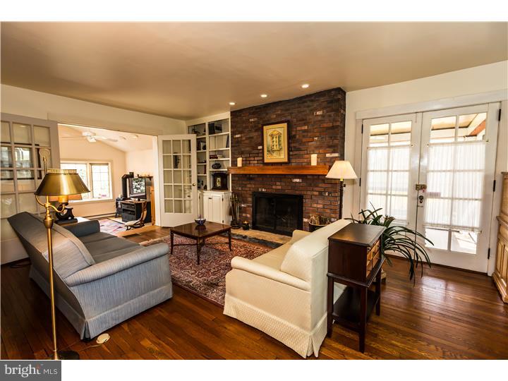 15 Wistar Road Paoli, PA 19301 - Photo 4 of 22 Living Room