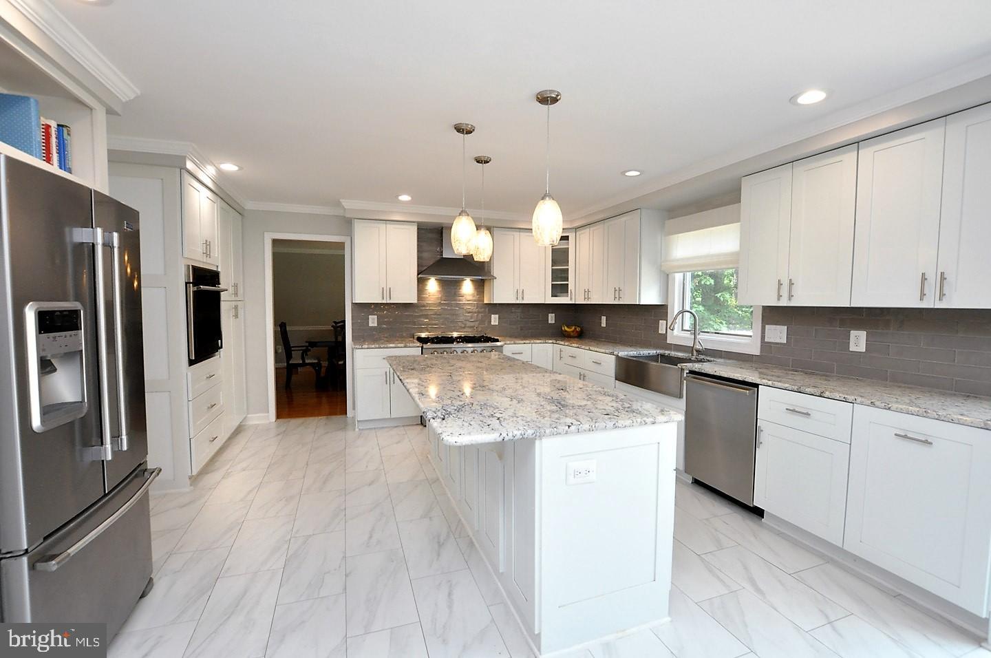 6 Macclesfield Drive Medford, NJ 08055 - Photo 4 of 41 Granite Counter Tops