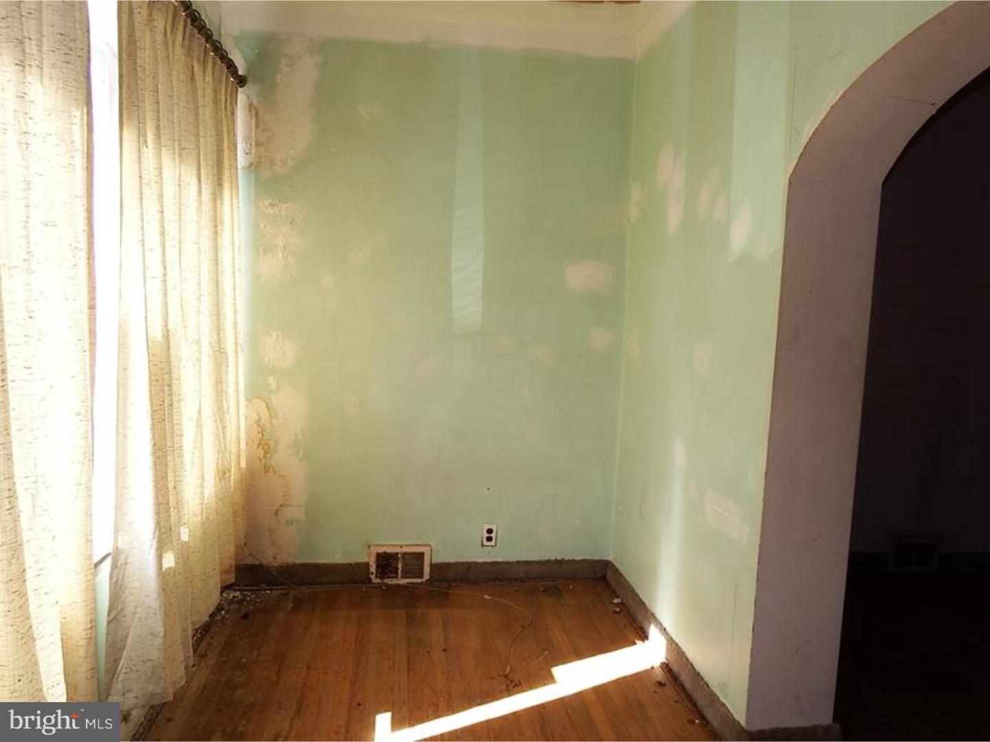 6343 Reedland Street Philadelphia, PA 19142 - Photo 2 of 12 Gallery Image 2