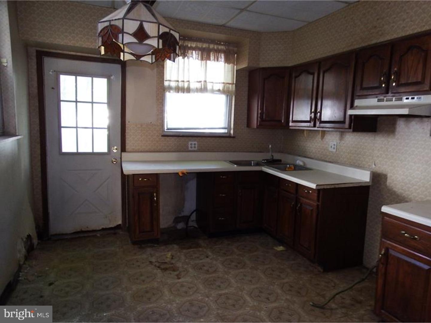 6343 Reedland Street Philadelphia, PA 19142 - Photo 5 of 12 Gallery Image 5
