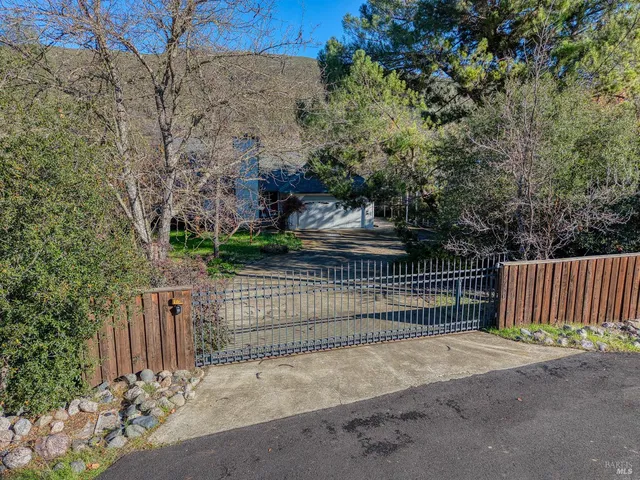 $349,000 | 17730 Pomo Trail, Clearlake Oaks, CA 95423