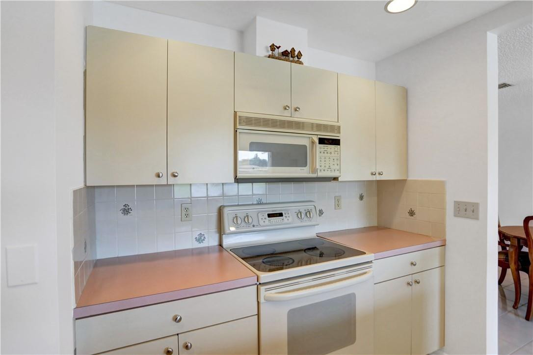 1300 Cormorant Road Delray Beach, FL 33444 - Photo 19 of 68 Kitchen