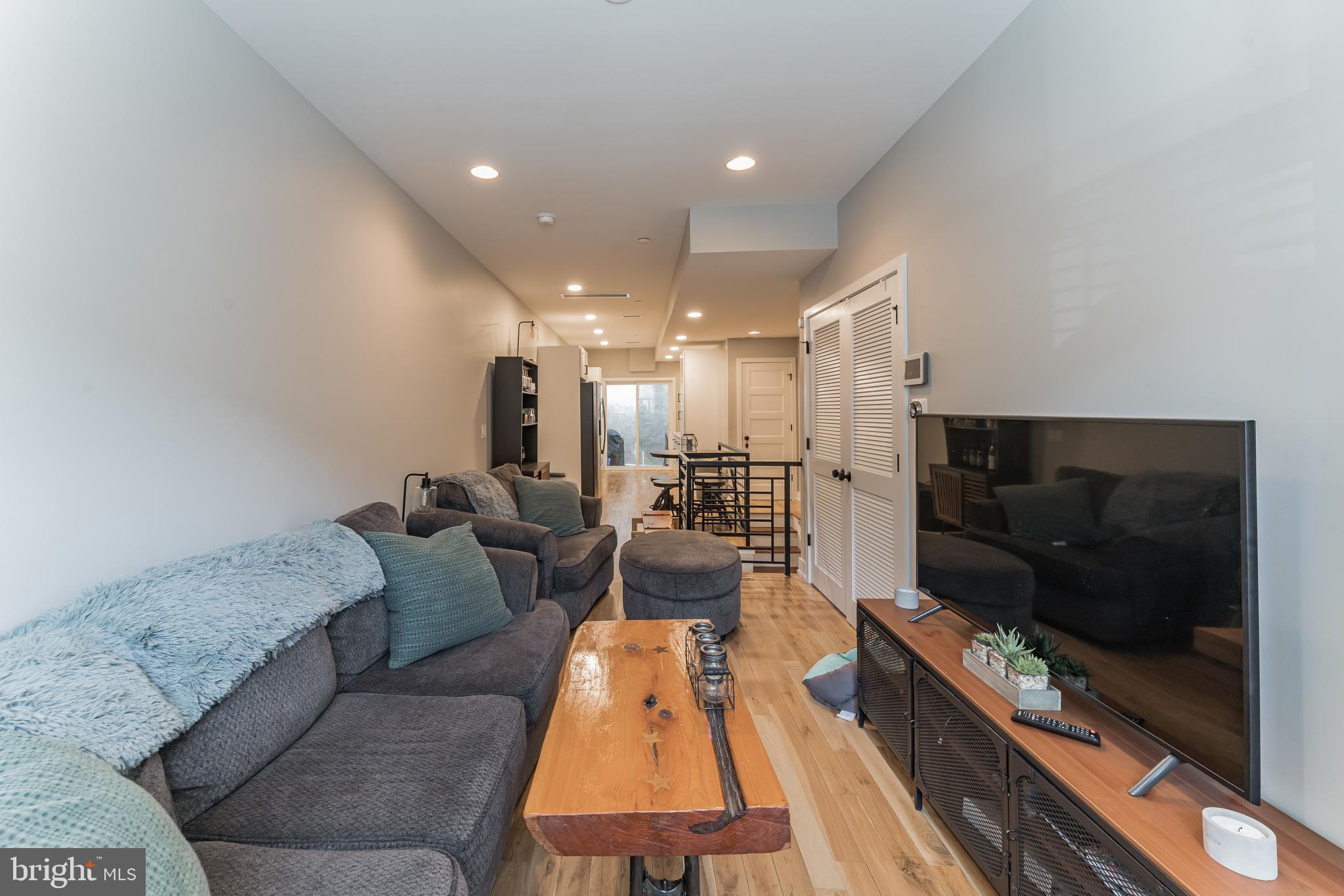614 Master Street, Unit 1 Philadelphia, PA 19122 - Photo 5 of 28