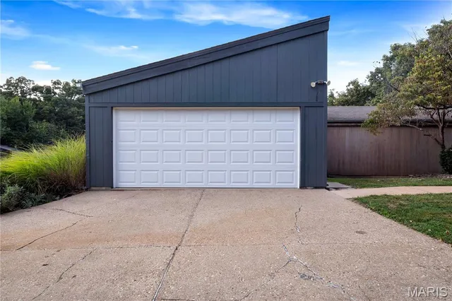 $364,900 | 954 Barcroft Woods Court, Manchester, MO 63021