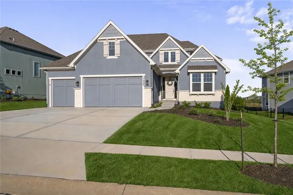 $750,000 | 17929 Manor Street, Overland Park, KS 66085