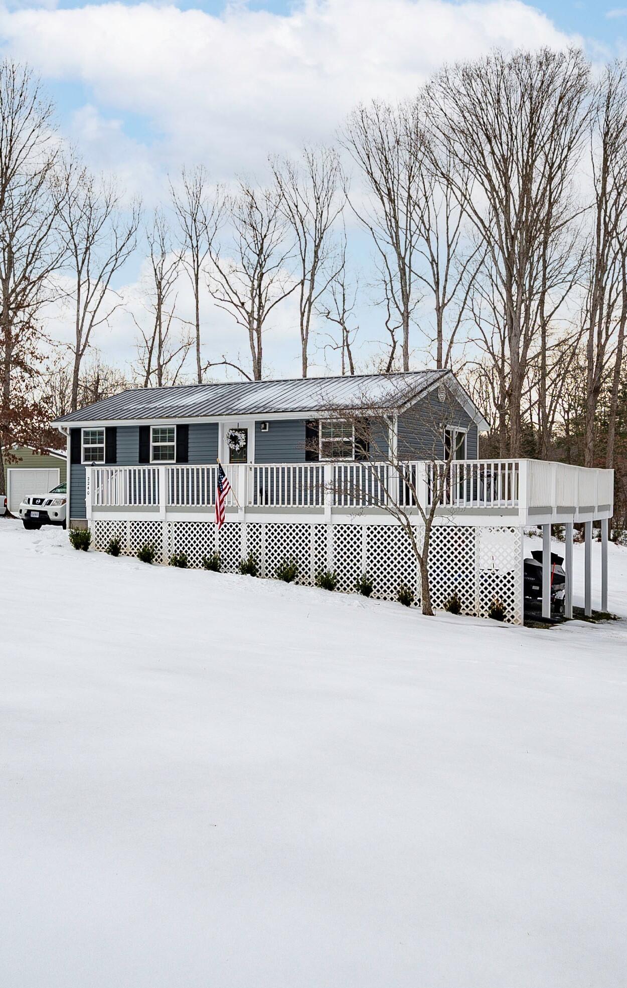 2240 Buccaneer Road Moneta, VA 24121 - Photo 3 of 25 DSC_6075-HDR-2