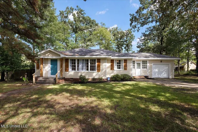 $249,900 | 809 Oakwood Drive, Clinton, MS 39056