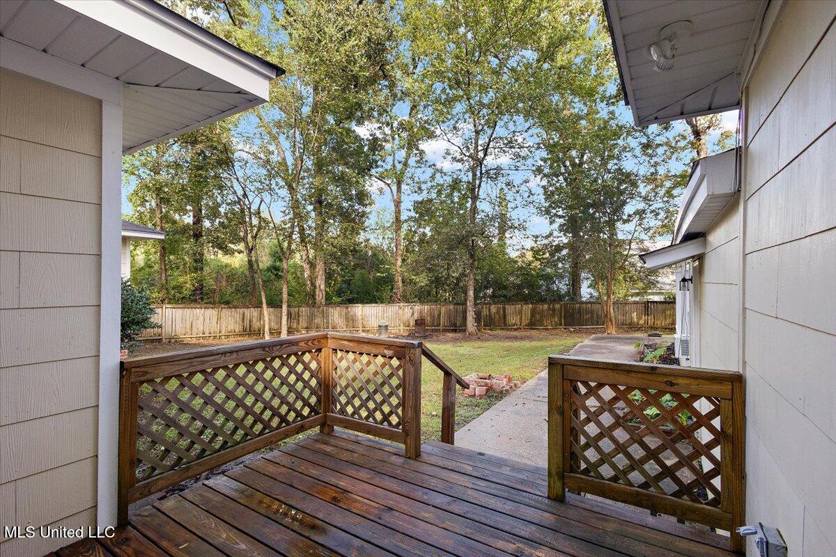 809 Oakwood Drive Clinton, MS 39056 - Photo 34 of 39 34-3HTP6247