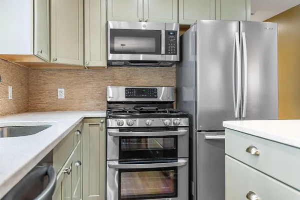 $749,000 | 8 Ridgewood Drive, Lebanon, ME 04027