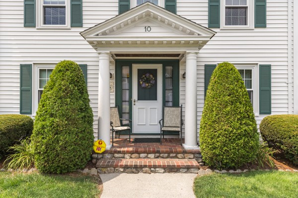 10 Harding Road Melrose, MA 02176 - Photo 4 of 30 Gallery Image 4