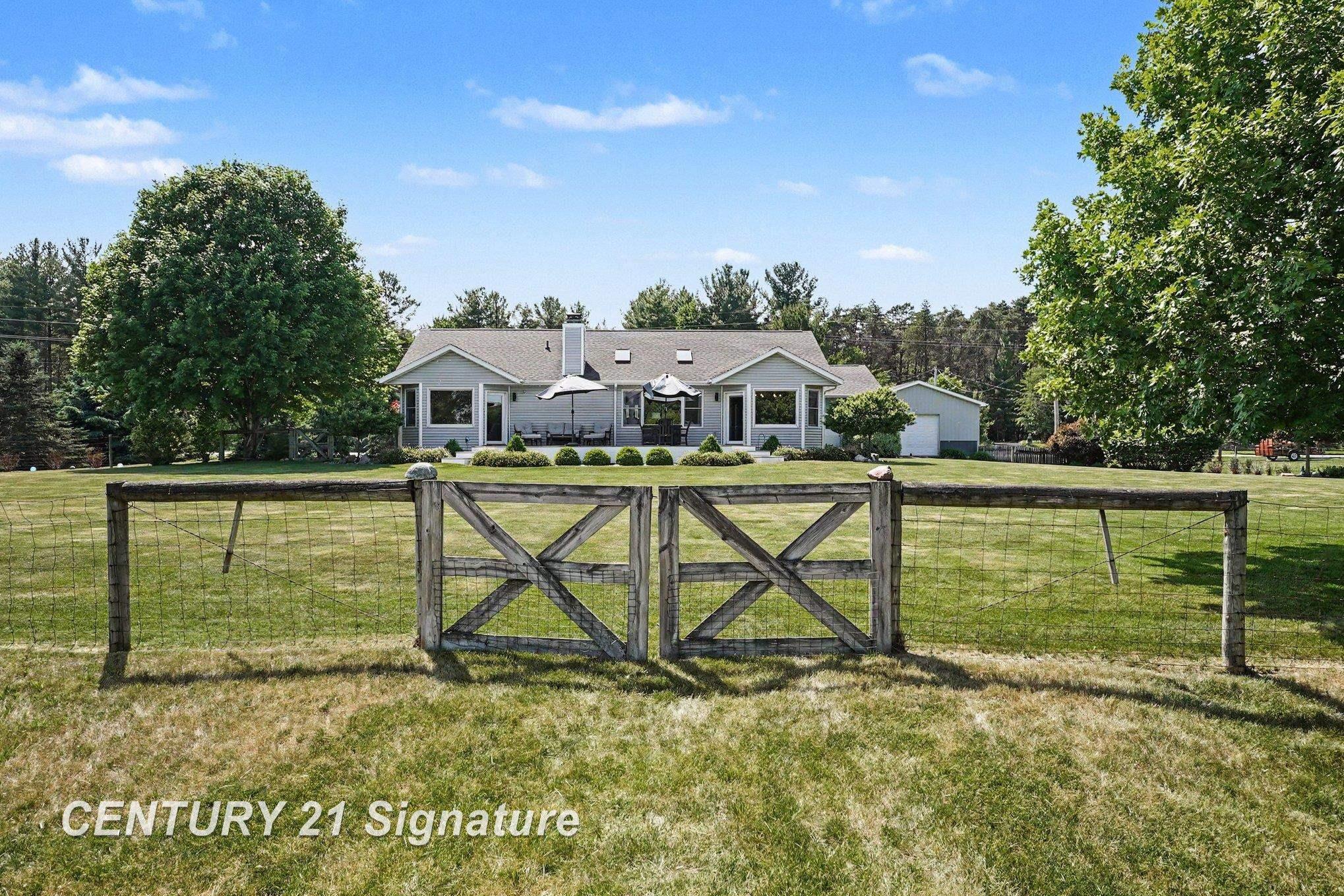 3790 North Gleaner Road Freeland, MI 48623 - Photo 33 of 45