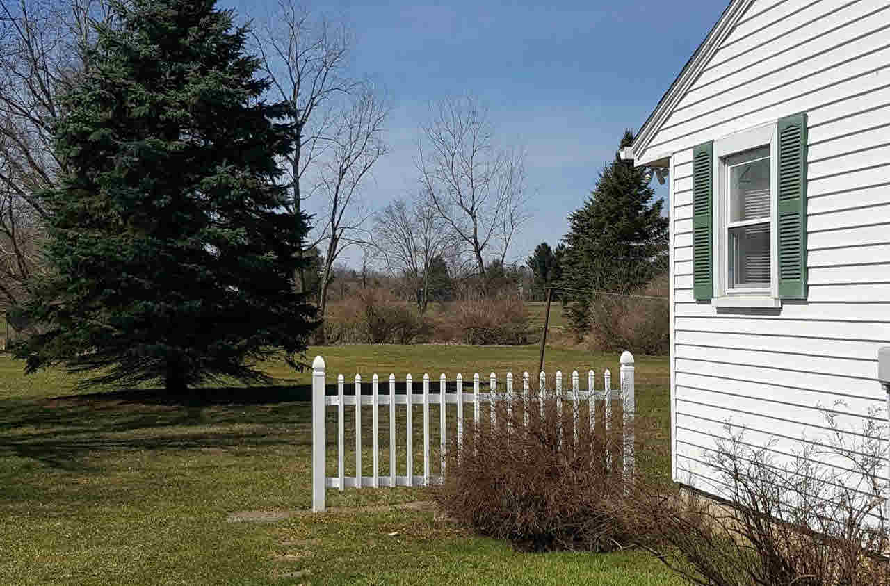 2035 North Oak Road Davison, MI 48423 - Photo 4 of 34 21278132-3.JPG