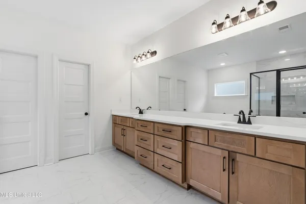 $447,900 | 1418 Crk Hvn Drive, Hernando, MS 38632