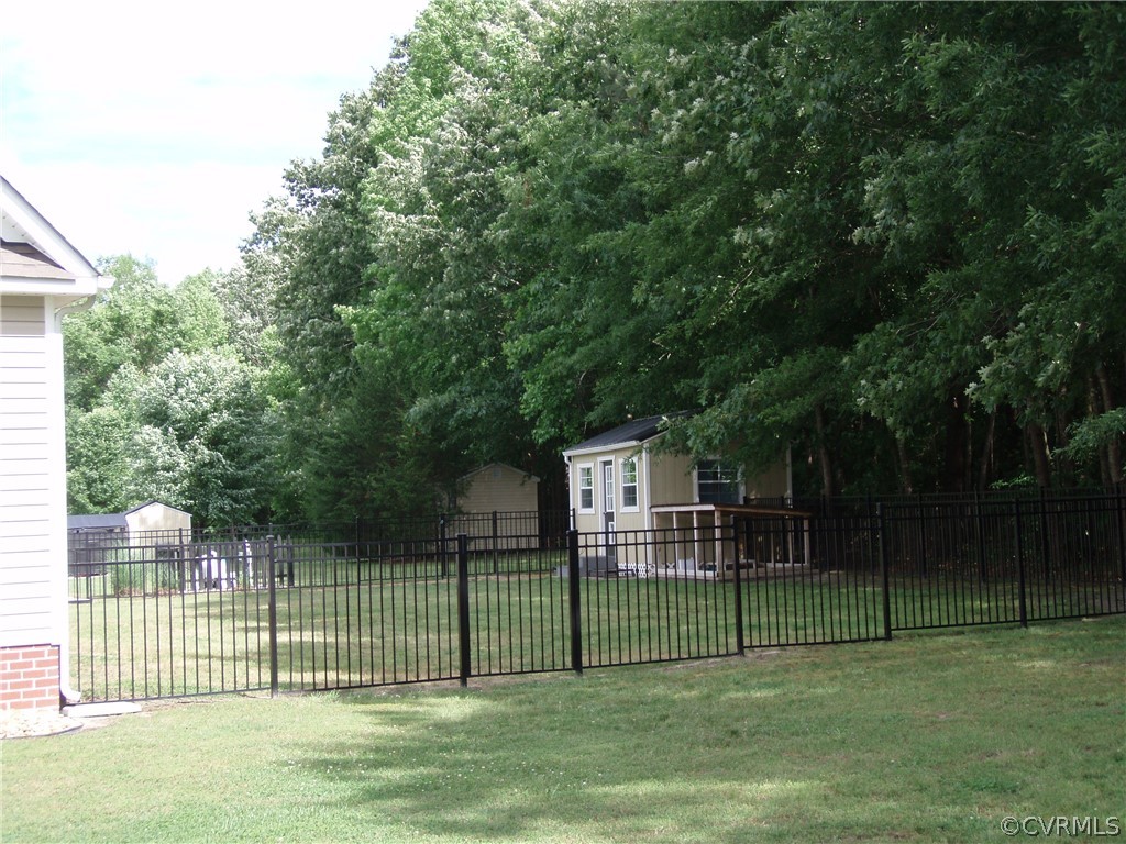 15822 Springfield Drive Disputanta, VA 23842 - Photo 11 of 43 Side yard
