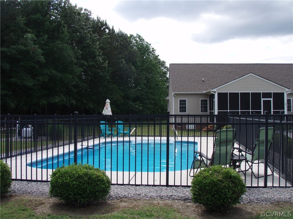 15822 Springfield Drive Disputanta, VA 23842 - Photo 14 of 43 walk in Pool