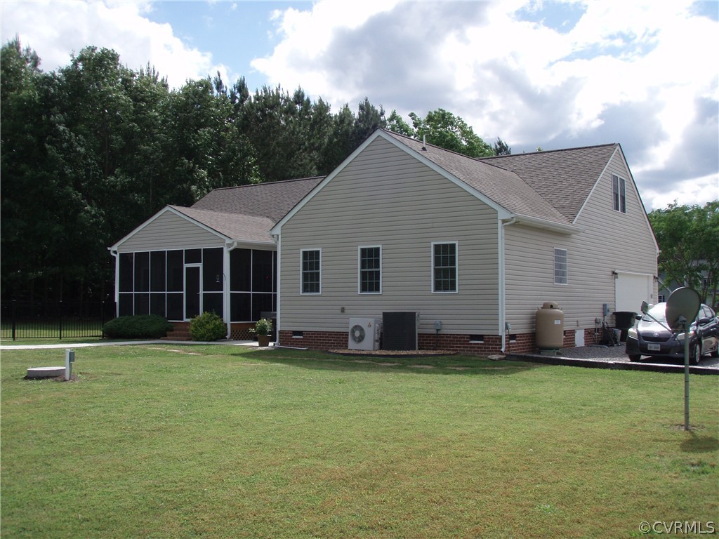 15822 Springfield Drive Disputanta, VA 23842 - Photo 6 of 43 Back yard view