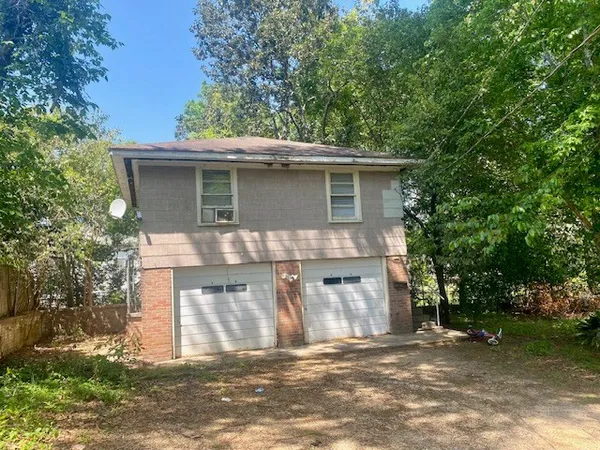 $49,500 | 136 1/2 West New York Avenue, McComb, MS 39648