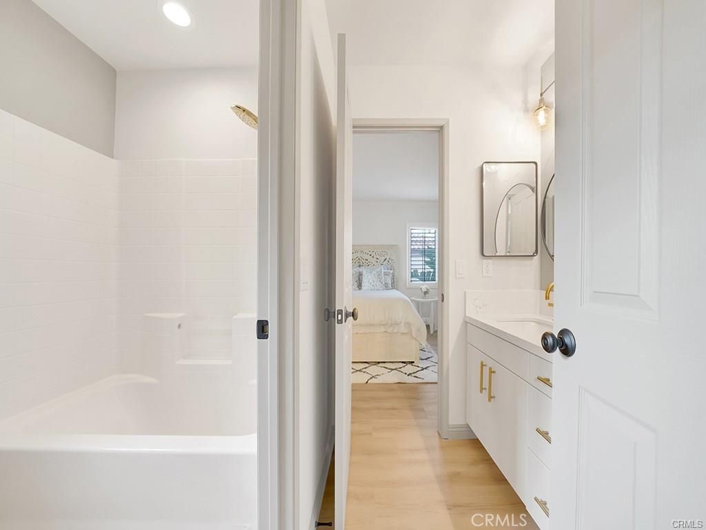 79 Modesto, Unit 96 Irvine, CA 92602 - Photo 20 of 35 Full Bathroom Jeany & Jack