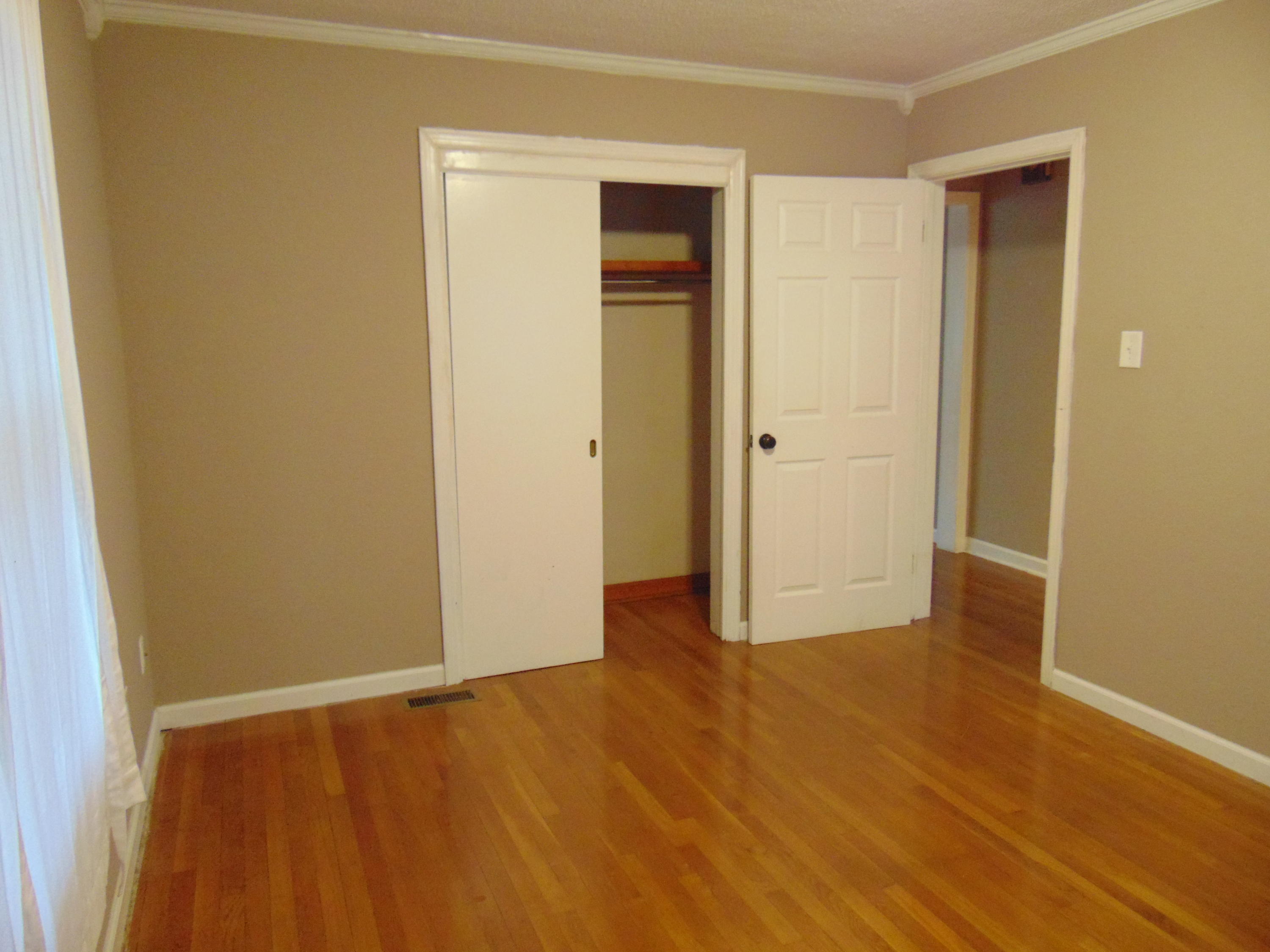 314 Cross Street Clinton, TN 37716 - Photo 17 of 34 DSC00118.JPG