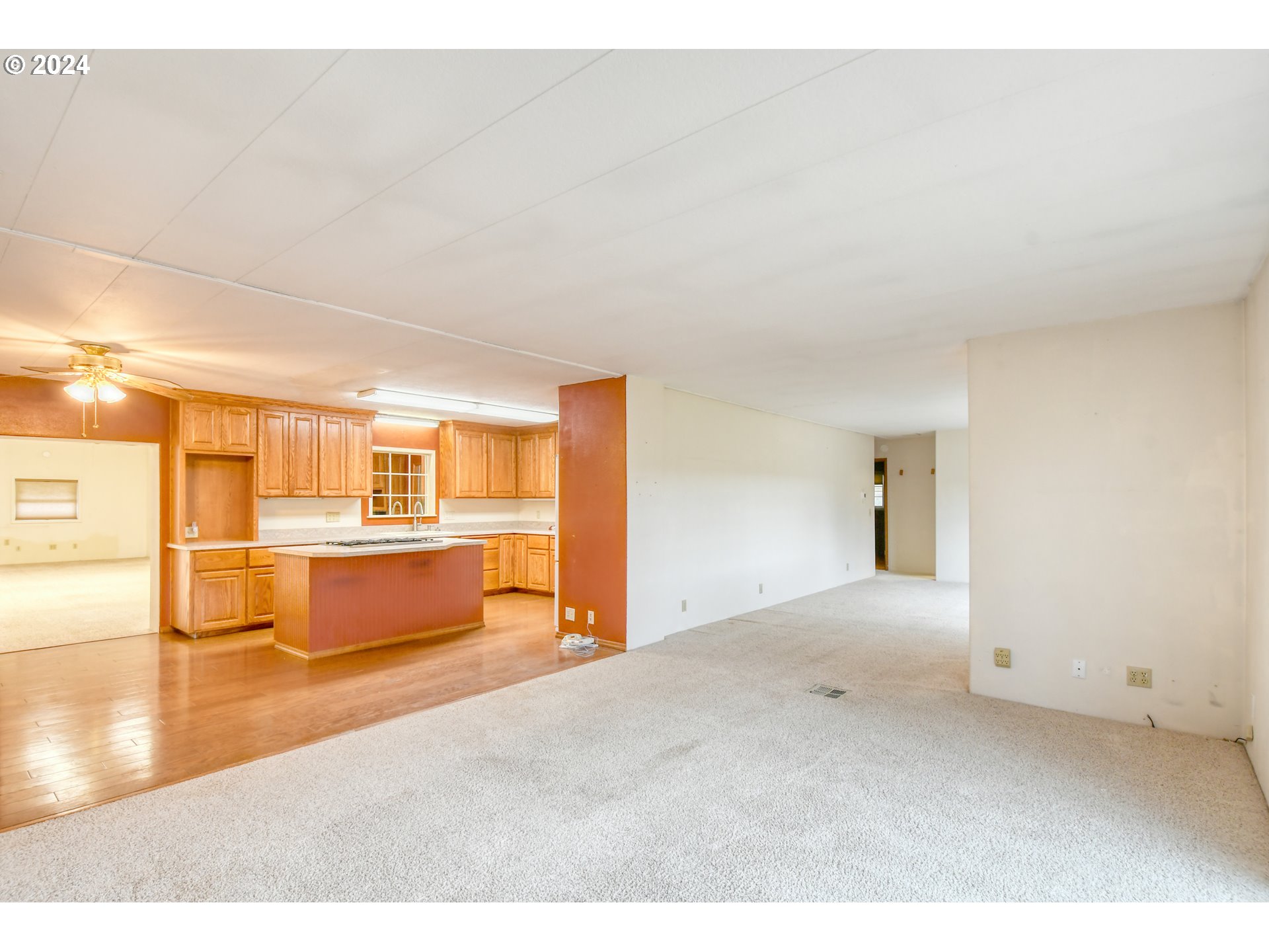 78772 South Cold Spring Road Pendleton, OR 97801 - Photo 11 of 48 a view of an empty room
