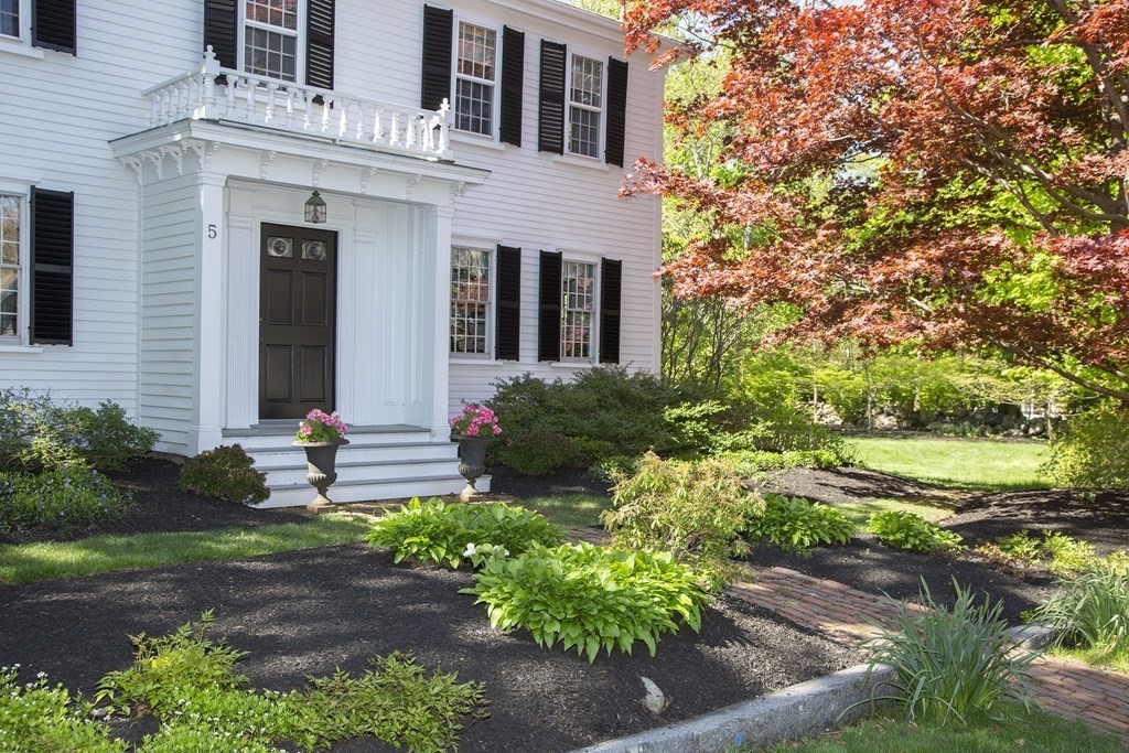 5 Clapp Road Scituate, MA 02066 - Photo 3 of 37 Gallery Image 3