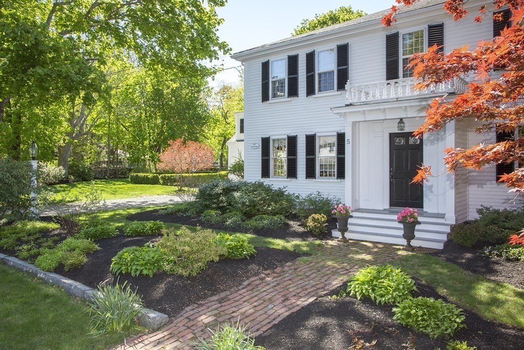 5 Clapp Road Scituate, MA 02066 - Photo 4 of 37 Gallery Image 4