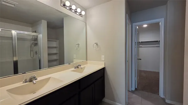 $1,995 | 8023 Ecru Lane, Rosharon, TX 77583