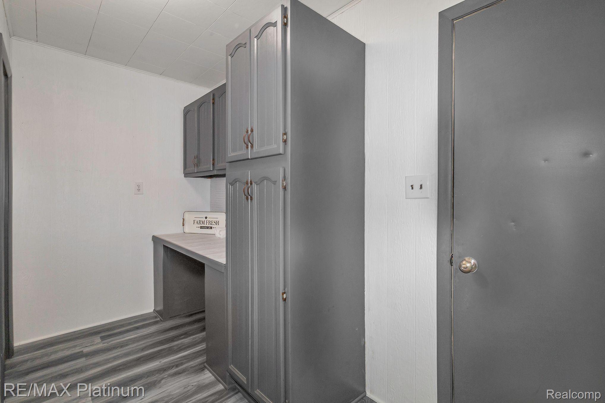 9650 North Fleming Road Fowlerville, MI 48836 - Photo 7 of 21 Mudroom off the Garage