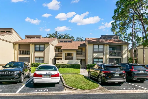 $2,100 | 237 Woodlake Wynde, Unit 237, Oldsmar, FL 34677