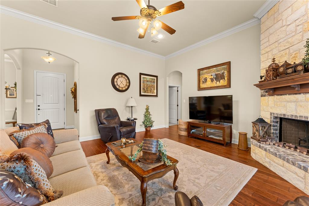 283 Briarleaf Circle Hewitt, TX 76643 - Photo 10 of 38