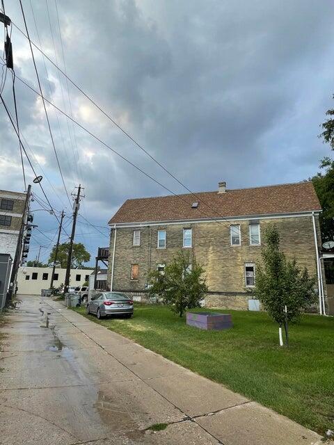 2139 North 18th Street, Unit 2139A/2141 Milwaukee, WI 53205 - Photo 1 of 25 Outside side
