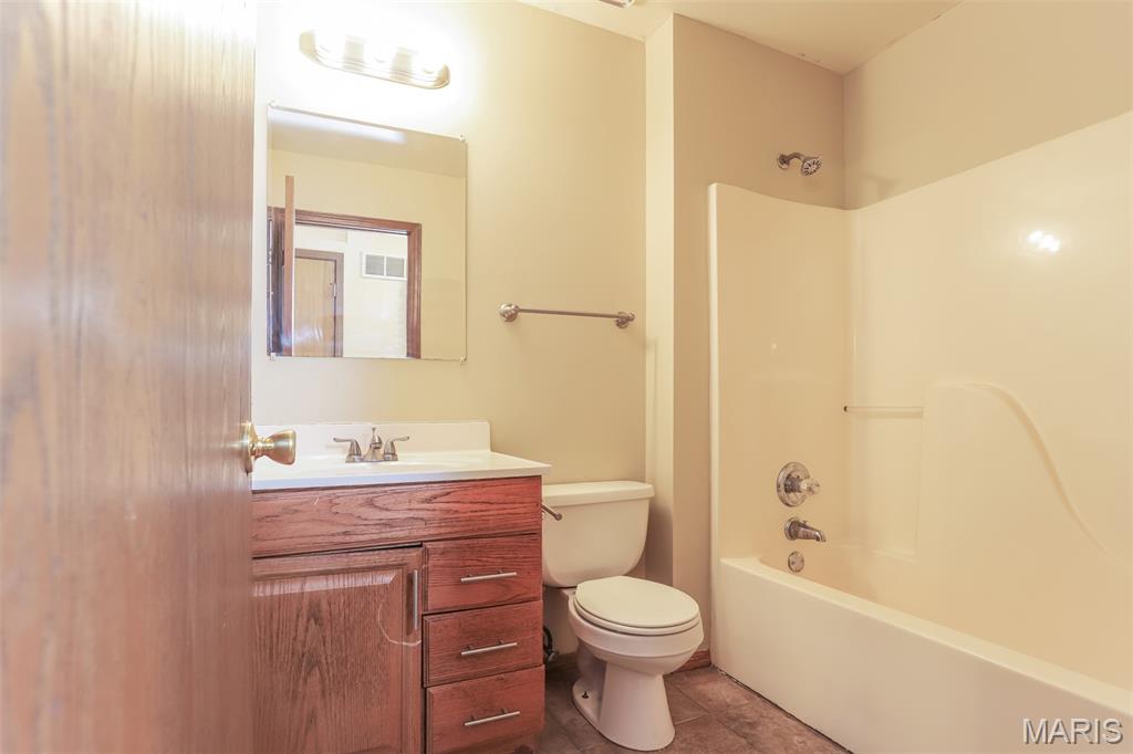 2 Aspen Pointe Drive O'Fallon, MO 63376 - Photo 12 of 17