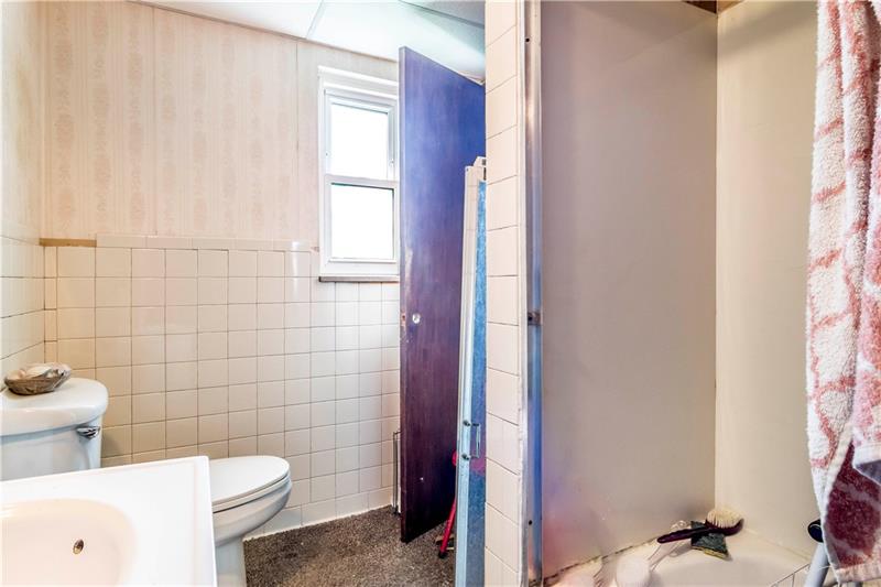 967 Broughton Road Pittsburgh, PA 15236 - Photo 16 of 25 Gallery Image 16