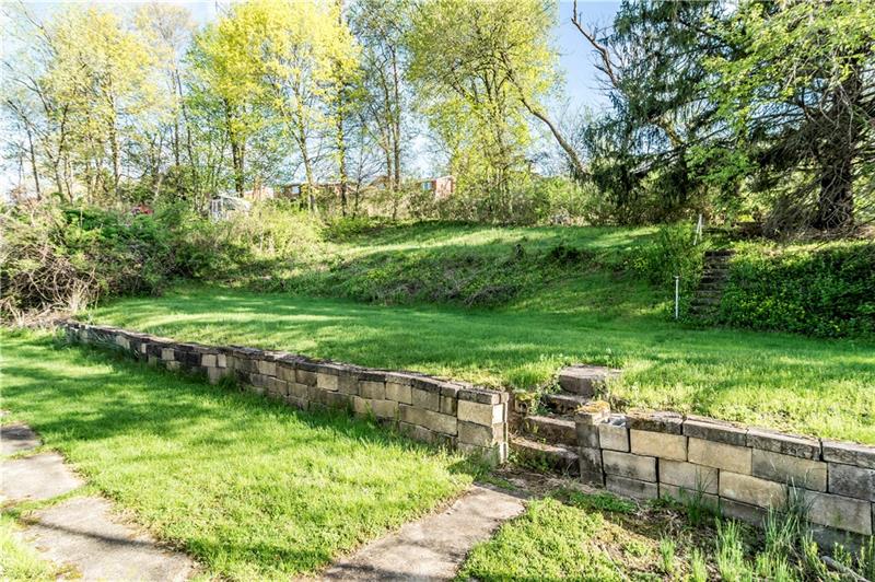 967 Broughton Road Pittsburgh, PA 15236 - Photo 24 of 25 Gallery Image 24