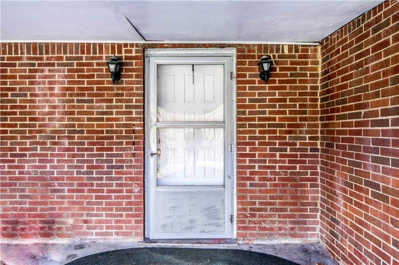 967 Broughton Road Pittsburgh, PA 15236 - Photo 4 of 25 Gallery Image 4