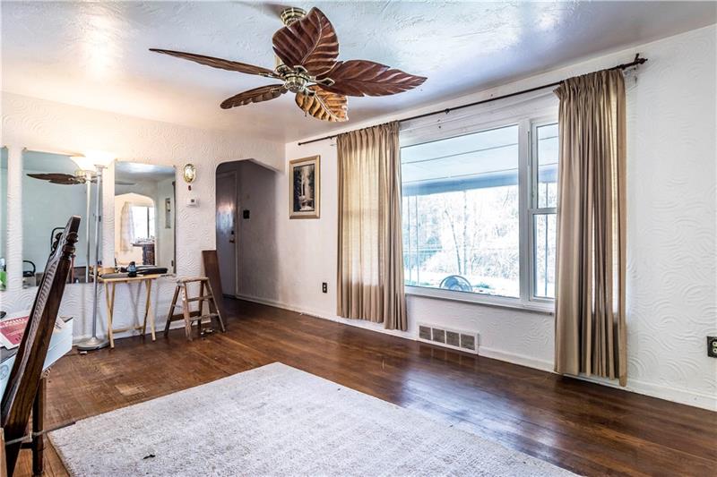 967 Broughton Road Pittsburgh, PA 15236 - Photo 6 of 25 Gallery Image 6