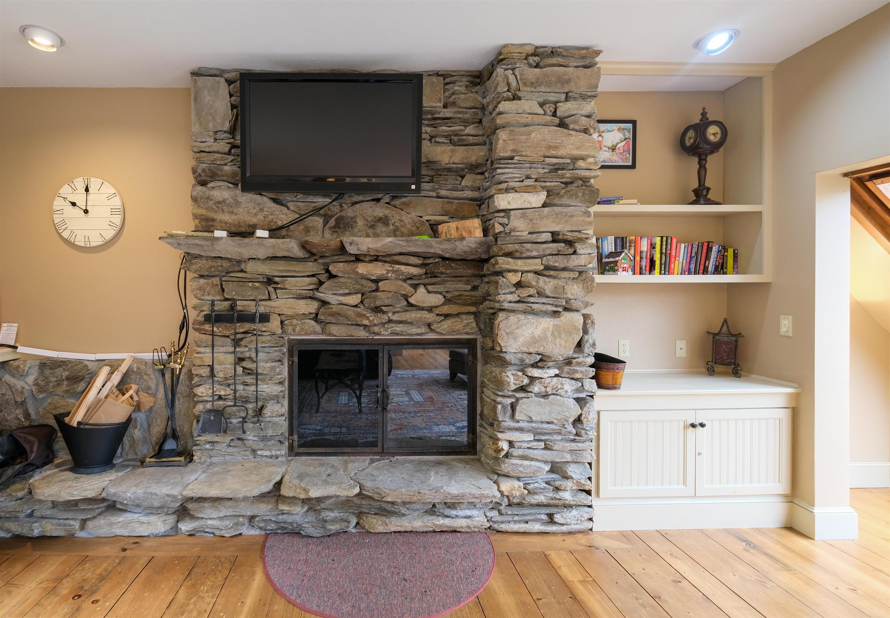 405 Soaring Hawk Road Plymouth, VT 05056 - Photo 7 of 54