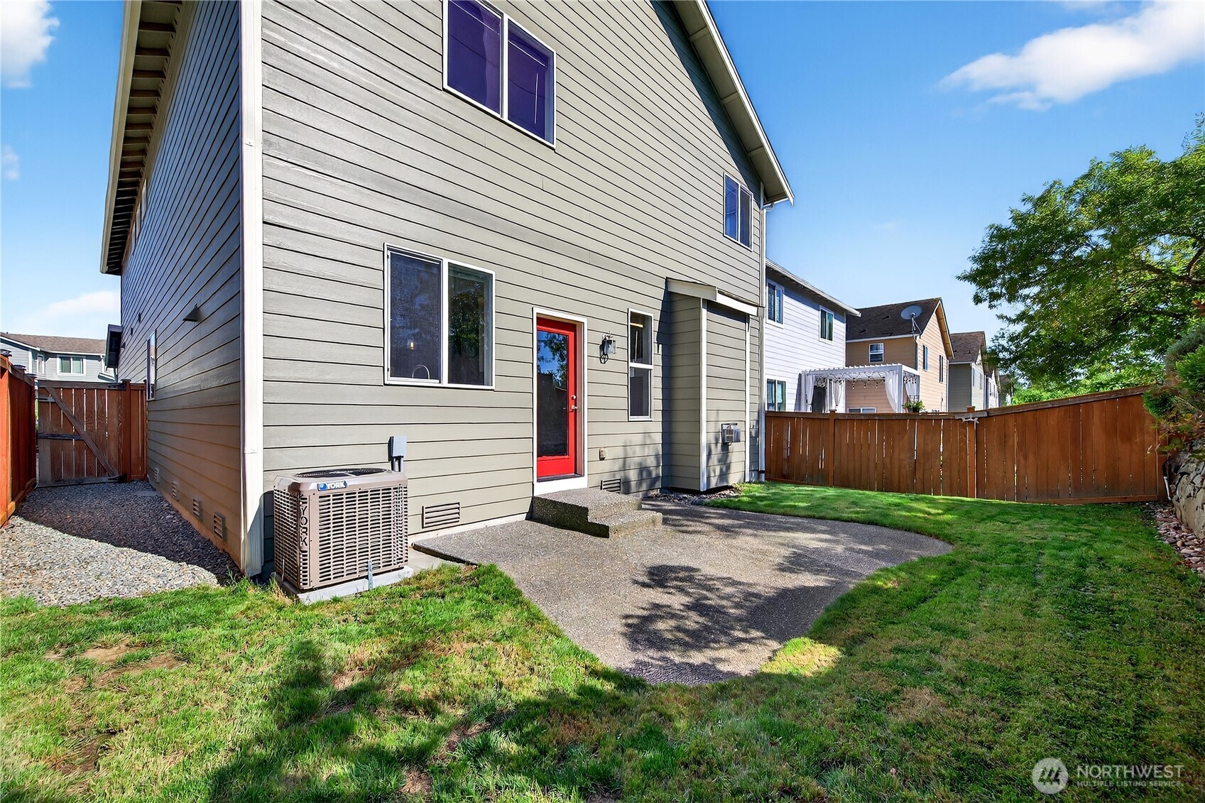25621 160th Place Southeast Covington, WA 98042 - Photo 33 of 37 a view of back yard of the house