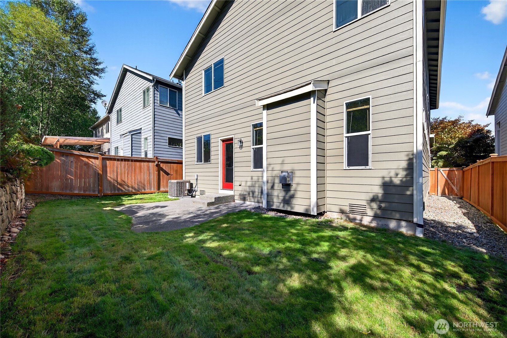 25621 160th Place Southeast Covington, WA 98042 - Photo 34 of 37 a view of backyard with a garden and deck