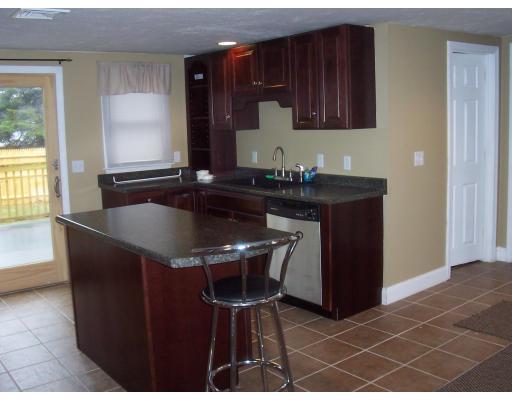 61 Hartford Road Marshfield, MA 02050 - Photo 3 of 8 Gallery Image 3