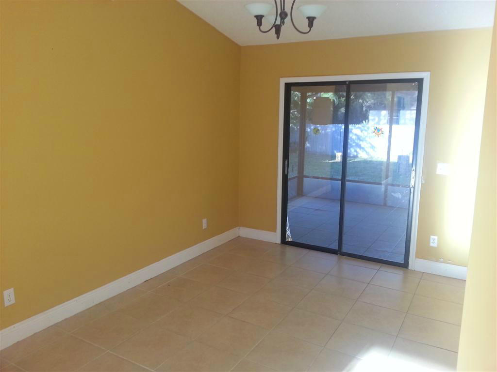 5511 Raintree Trail Fort Pierce, FL 34982 - Photo 4 of 15 Dining Area