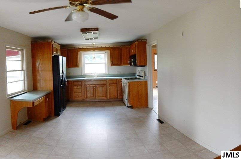 9024 Bunkerhill Road Jackson, MI 49201 - Photo 3 of 15 Photo 3