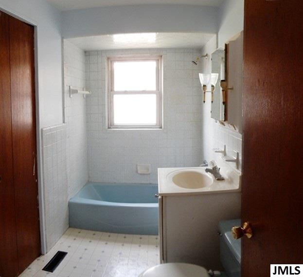 9024 Bunkerhill Road Jackson, MI 49201 - Photo 8 of 15 Photo 8