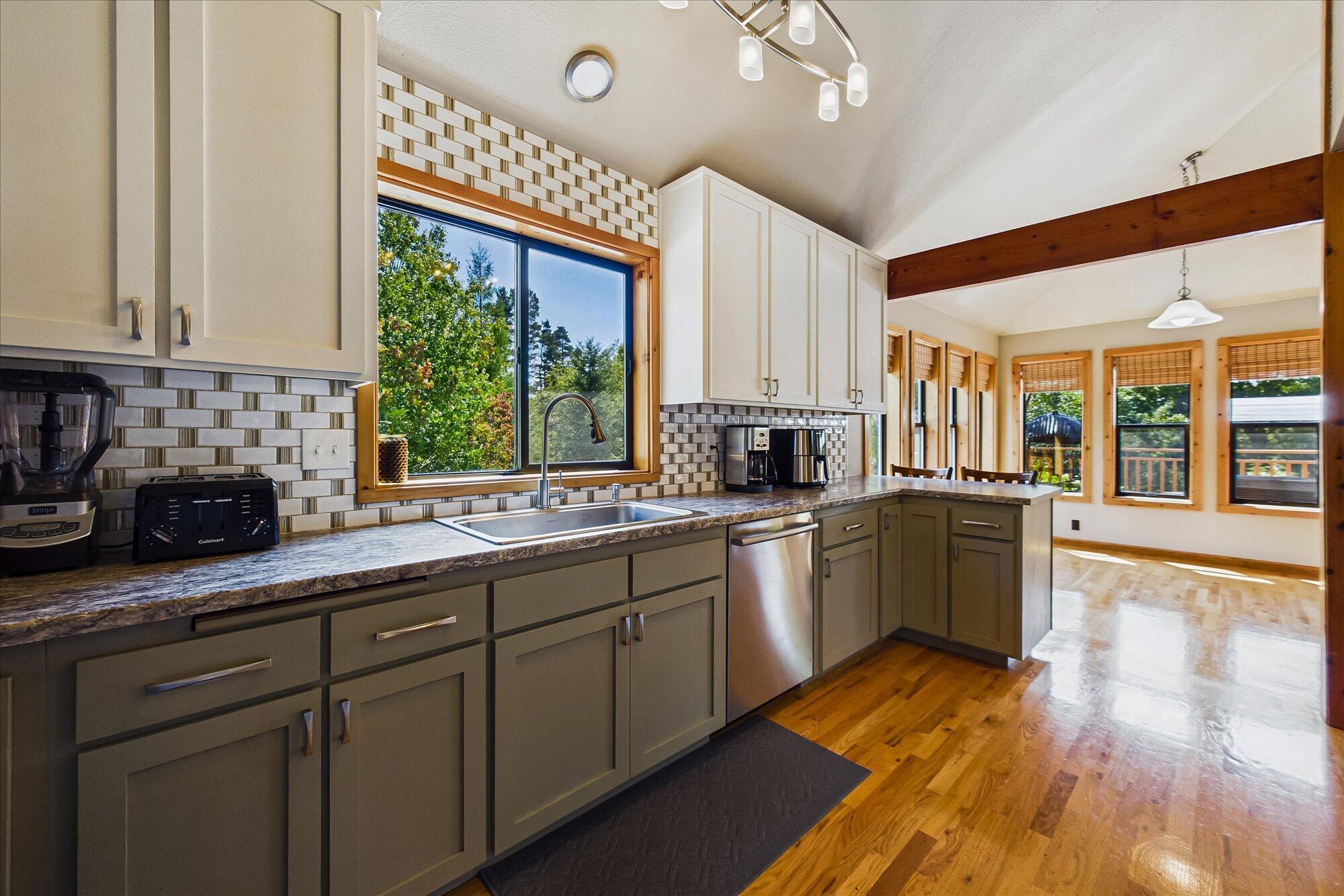 2385 Drake Hill Road Fortuna, CA 95540 - Photo 20 of 70 Gallery Image 20